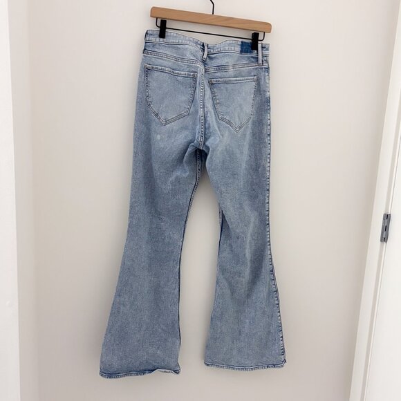 Abercrombie & Fitch The Flare Ultra High Rise Light Wash Jeans Size 29/8 - Picture 4 of 4